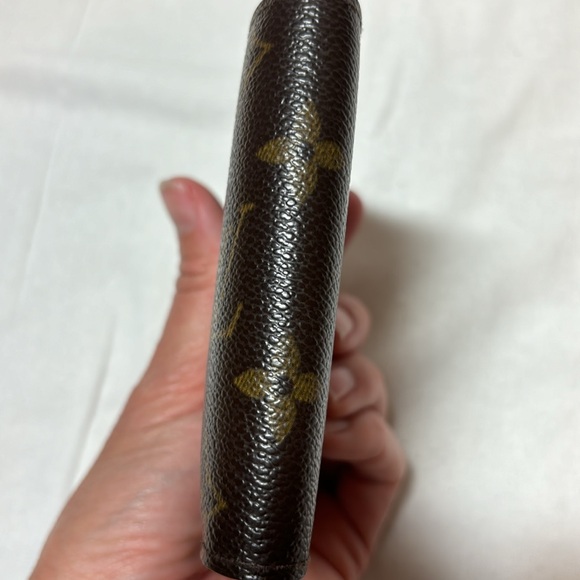 Louis Vuitton Monogrammed bi-fold wallet - Picture 8 of 13